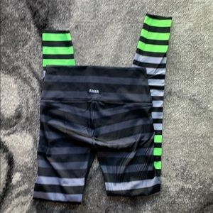 K.Deer Leggings sz L